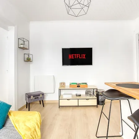 Grand Line - Parking- Metro 5 - Easy Check-in - Netflix - Disney Plus
